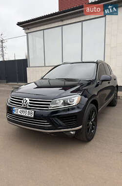 Позашляховик / Кросовер Volkswagen Touareg 2015 в Кривому Розі
