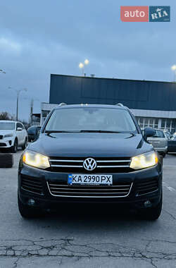 Внедорожник / Кроссовер Volkswagen Touareg 2012 в Киеве