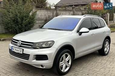 Внедорожник / Кроссовер Volkswagen Touareg 2010 в Ровно