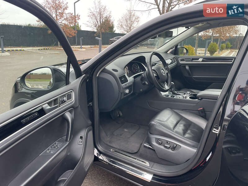 Внедорожник / Кроссовер Volkswagen Touareg 2014 в Киеве фото 9 Внедорожник / Кроссовер Volkswagen Touareg 2014 в Киеве