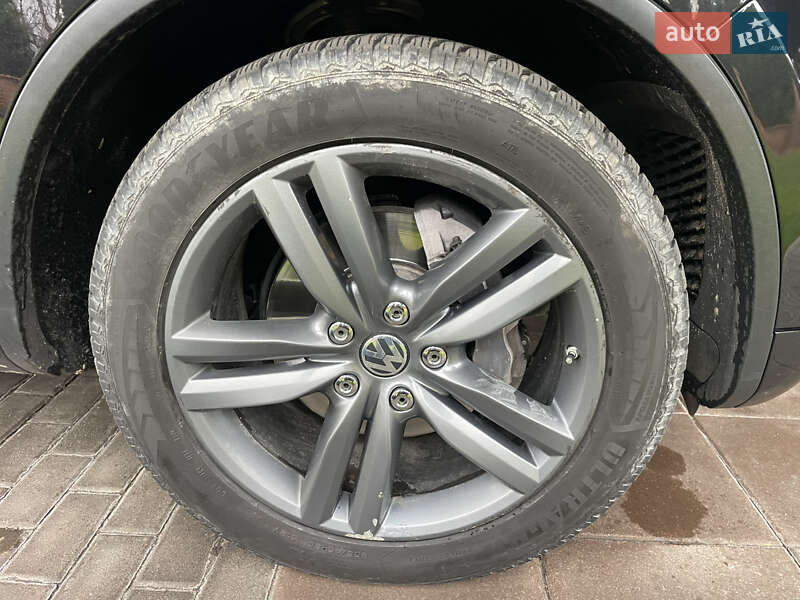Внедорожник / Кроссовер Volkswagen Touareg 2014 в Киеве фото 20 Внедорожник / Кроссовер Volkswagen Touareg 2014 в Киеве