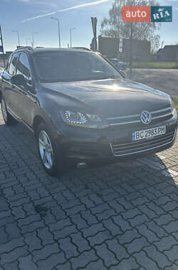 Внедорожник / Кроссовер Volkswagen Touareg 2012 в Ужгороде