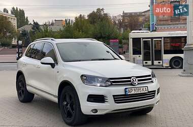 Позашляховик / Кросовер Volkswagen Touareg 2012 в Запоріжжі