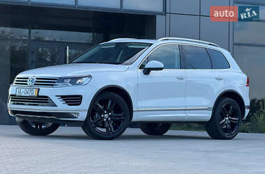 Внедорожник / Кроссовер Volkswagen Touareg 2017 в Черновцах