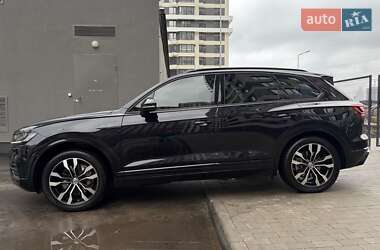 Внедорожник / Кроссовер Volkswagen Touareg 2021 в Киеве