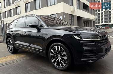 Внедорожник / Кроссовер Volkswagen Touareg 2021 в Киеве