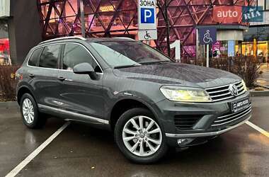 Внедорожник / Кроссовер Volkswagen Touareg 2016 в Киеве