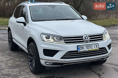 Позашляховик / Кросовер Volkswagen Touareg 2014 в Дубні