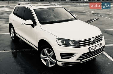 Внедорожник / Кроссовер Volkswagen Touareg 2012 в Киеве