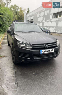 Внедорожник / Кроссовер Volkswagen Touareg 2012 в Днепре