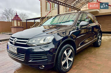 Внедорожник / Кроссовер Volkswagen Touareg 2010 в Черновцах
