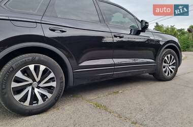 Внедорожник / Кроссовер Volkswagen Touareg 2018 в Николаеве