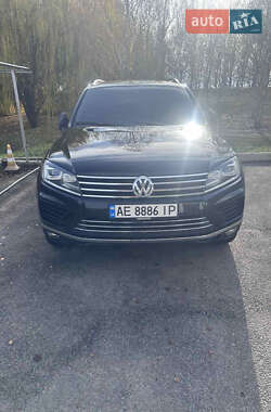 Внедорожник / Кроссовер Volkswagen Touareg 2015 в Павлограде