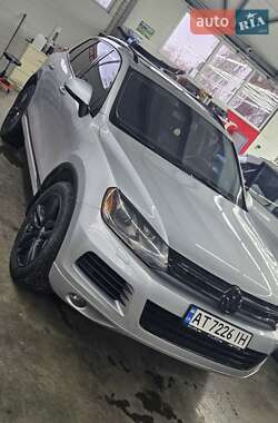 Внедорожник / Кроссовер Volkswagen Touareg 2011 в Черновцах