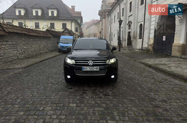 Позашляховик / Кросовер Volkswagen Touareg 2011 в Кам'янець-Подільському