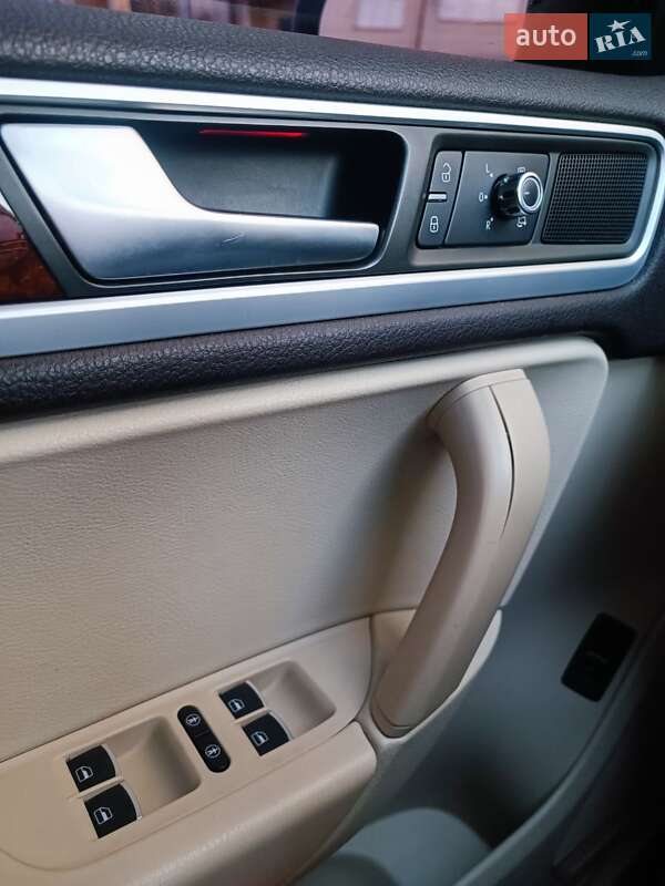 Внедорожник / Кроссовер Volkswagen Touareg 2013 в Коломые фото 16 Внедорожник / Кроссовер Volkswagen Touareg 2013 в Коломые