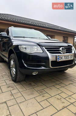 Позашляховик / Кросовер Volkswagen Touareg 2007 в Рівному