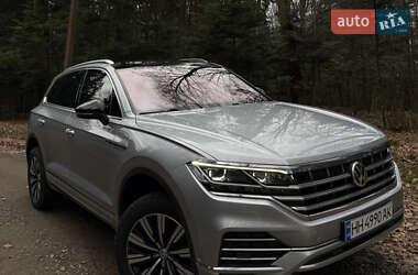 Внедорожник / Кроссовер Volkswagen Touareg 2019 в Львове