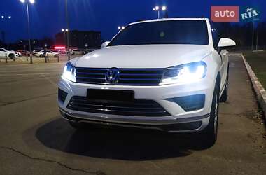 Внедорожник / Кроссовер Volkswagen Touareg 2014 в Кривом Роге