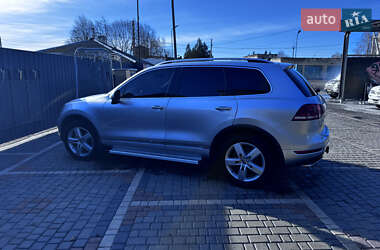 Внедорожник / Кроссовер Volkswagen Touareg 2011 в Бахмаче
