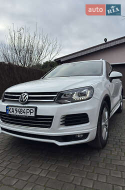 Внедорожник / Кроссовер Volkswagen Touareg 2012 в Киеве