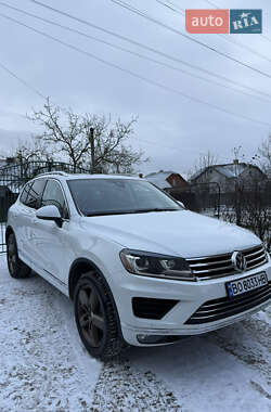 Внедорожник / Кроссовер Volkswagen Touareg 2015 в Тернополе
