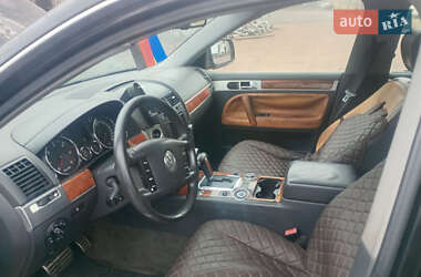 Внедорожник / Кроссовер Volkswagen Touareg 2004 в Макарове