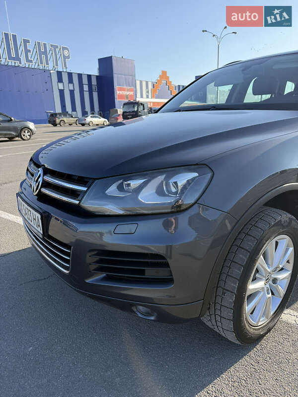 Позашляховик / Кросовер Volkswagen Touareg 2011 в Кам'янець-Подільському