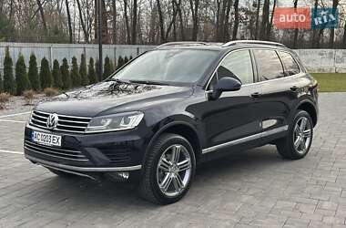 Внедорожник / Кроссовер Volkswagen Touareg 2015 в Луцке