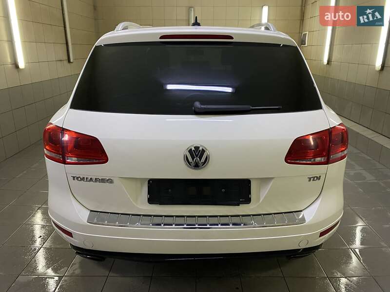 Внедорожник / Кроссовер Volkswagen Touareg 2011 в Умани