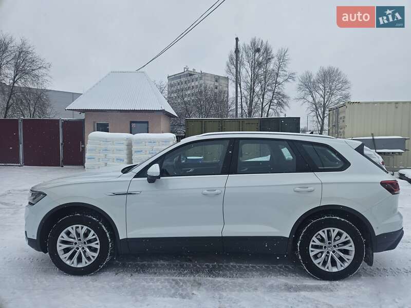 Позашляховик / Кросовер Volkswagen Touareg 2019 в Полтаві