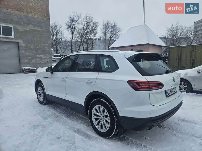 Позашляховик / Кросовер Volkswagen Touareg 2019 в Полтаві