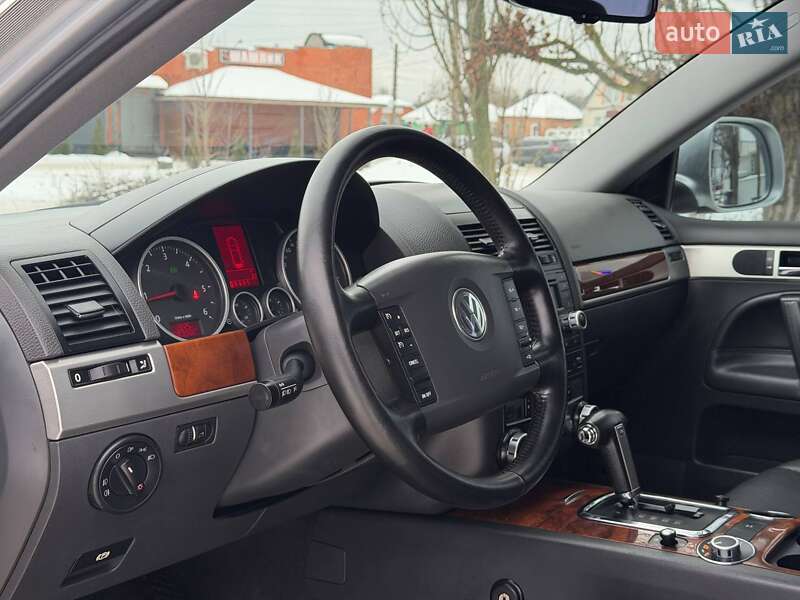 Внедорожник / Кроссовер Volkswagen Touareg 2008 в Ахтырке