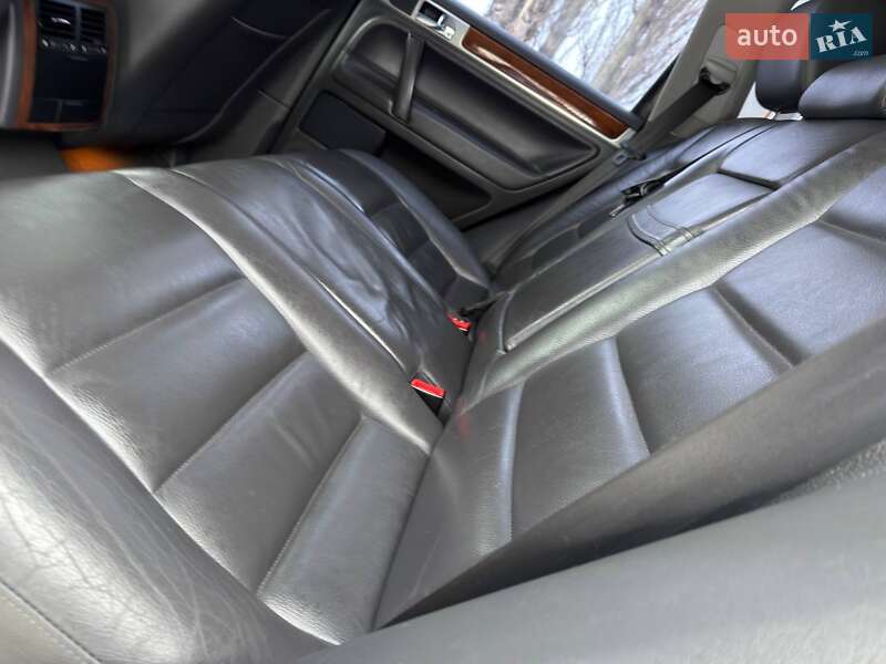 Внедорожник / Кроссовер Volkswagen Touareg 2008 в Ахтырке