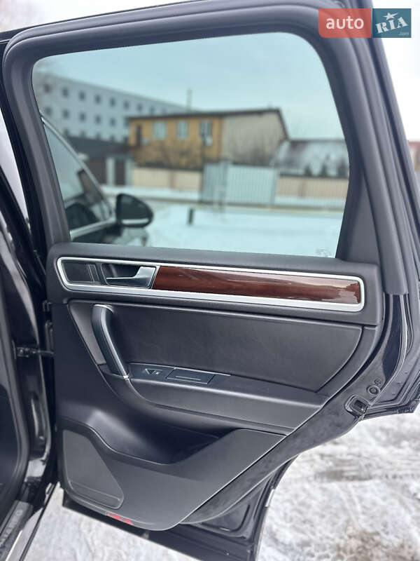 Внедорожник / Кроссовер Volkswagen Touareg 2018 в Киеве фото 24 Внедорожник / Кроссовер Volkswagen Touareg 2018 в Киеве