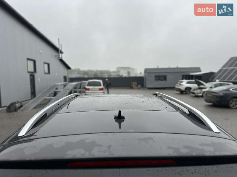 Внедорожник / Кроссовер Volkswagen Touareg 2011 в Владимире