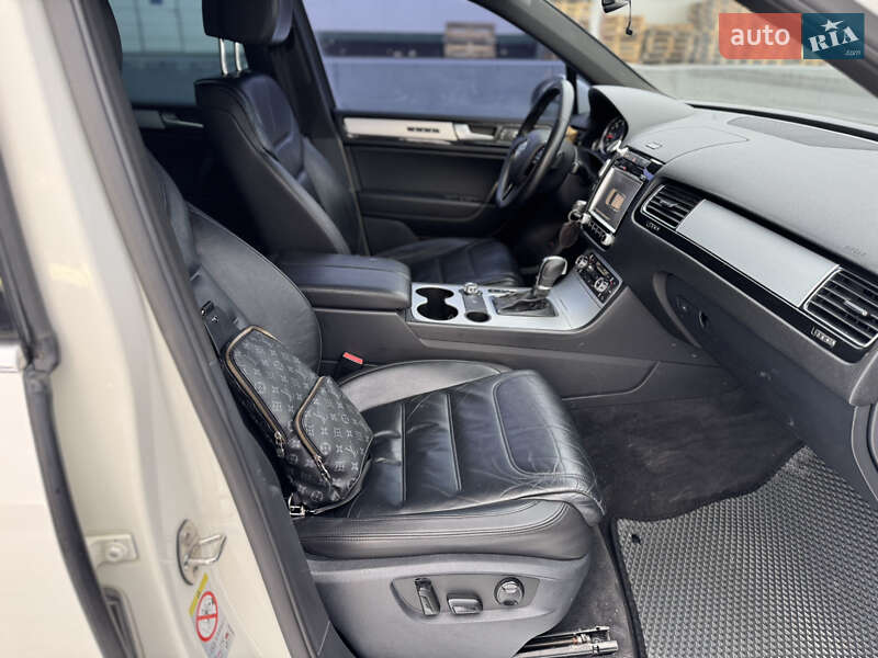 Внедорожник / Кроссовер Volkswagen Touareg 2011 в Виннице фото 34 Внедорожник / Кроссовер Volkswagen Touareg 2011 в Виннице