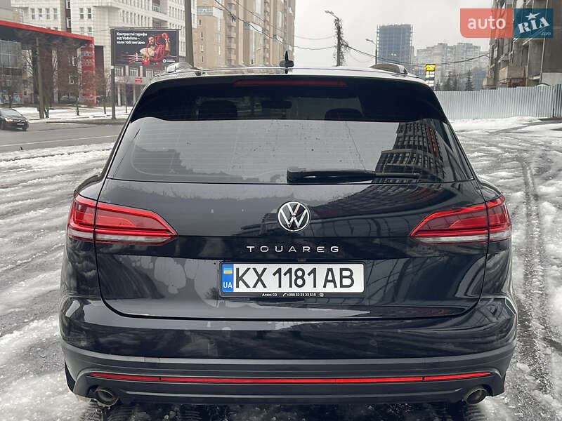 Позашляховик / Кросовер Volkswagen Touareg 2021 в Харкові