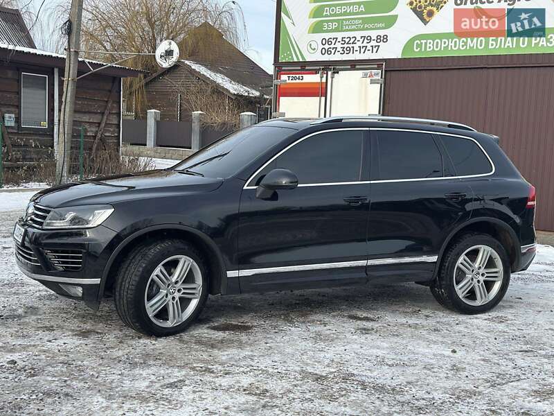 Внедорожник / Кроссовер Volkswagen Touareg 2015 в Первомайске