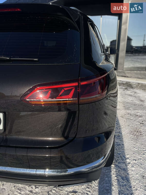 Позашляховик / Кросовер Volkswagen Touareg 2020 в Львові
