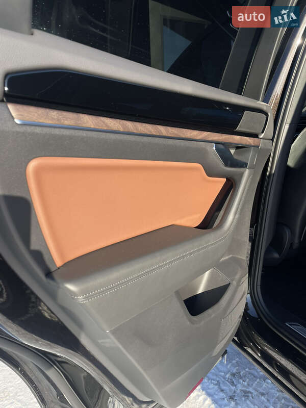 Позашляховик / Кросовер Volkswagen Touareg 2020 в Львові