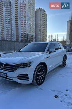 Внедорожник / Кроссовер Volkswagen Touareg 2021 в Киеве