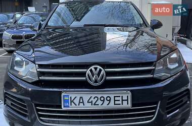 Внедорожник / Кроссовер Volkswagen Touareg 2012 в Киеве