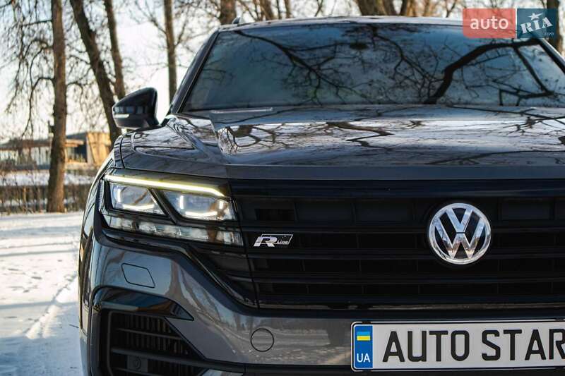 Внедорожник / Кроссовер Volkswagen Touareg 2019 в Киеве