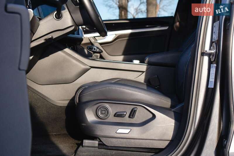 Внедорожник / Кроссовер Volkswagen Touareg 2019 в Киеве