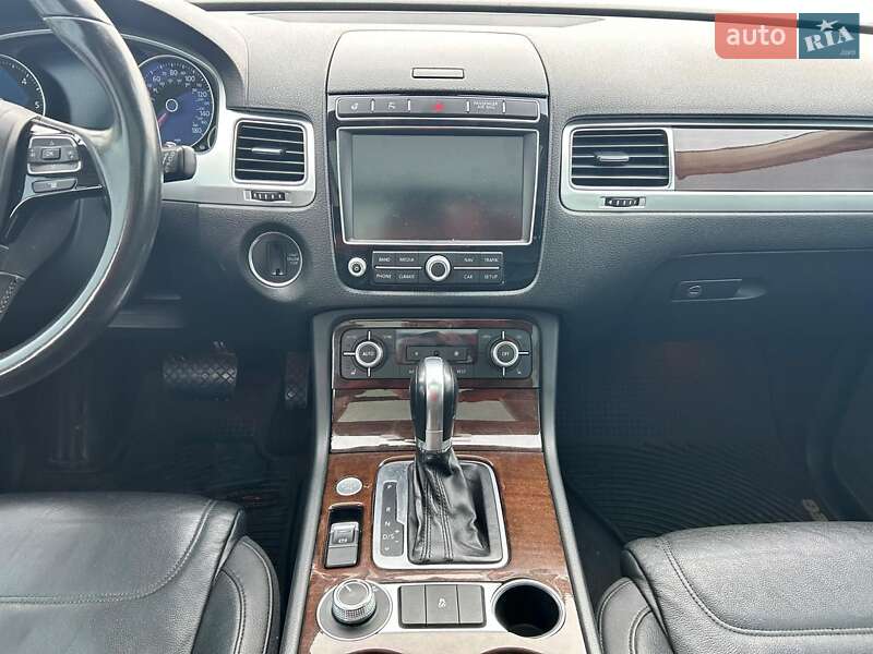 Внедорожник / Кроссовер Volkswagen Touareg 2015 в Киеве фото 11 Внедорожник / Кроссовер Volkswagen Touareg 2015 в Киеве