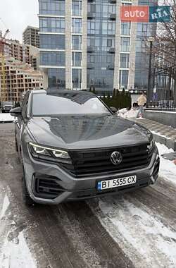 Позашляховик / Кросовер Volkswagen Touareg 2020 в Києві