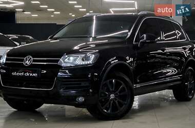Внедорожник / Кроссовер Volkswagen Touareg 2012 в Николаеве