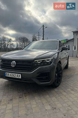 Внедорожник / Кроссовер Volkswagen Touareg 2019 в Киеве