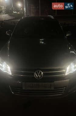 Внедорожник / Кроссовер Volkswagen Touareg 2012 в Виннице